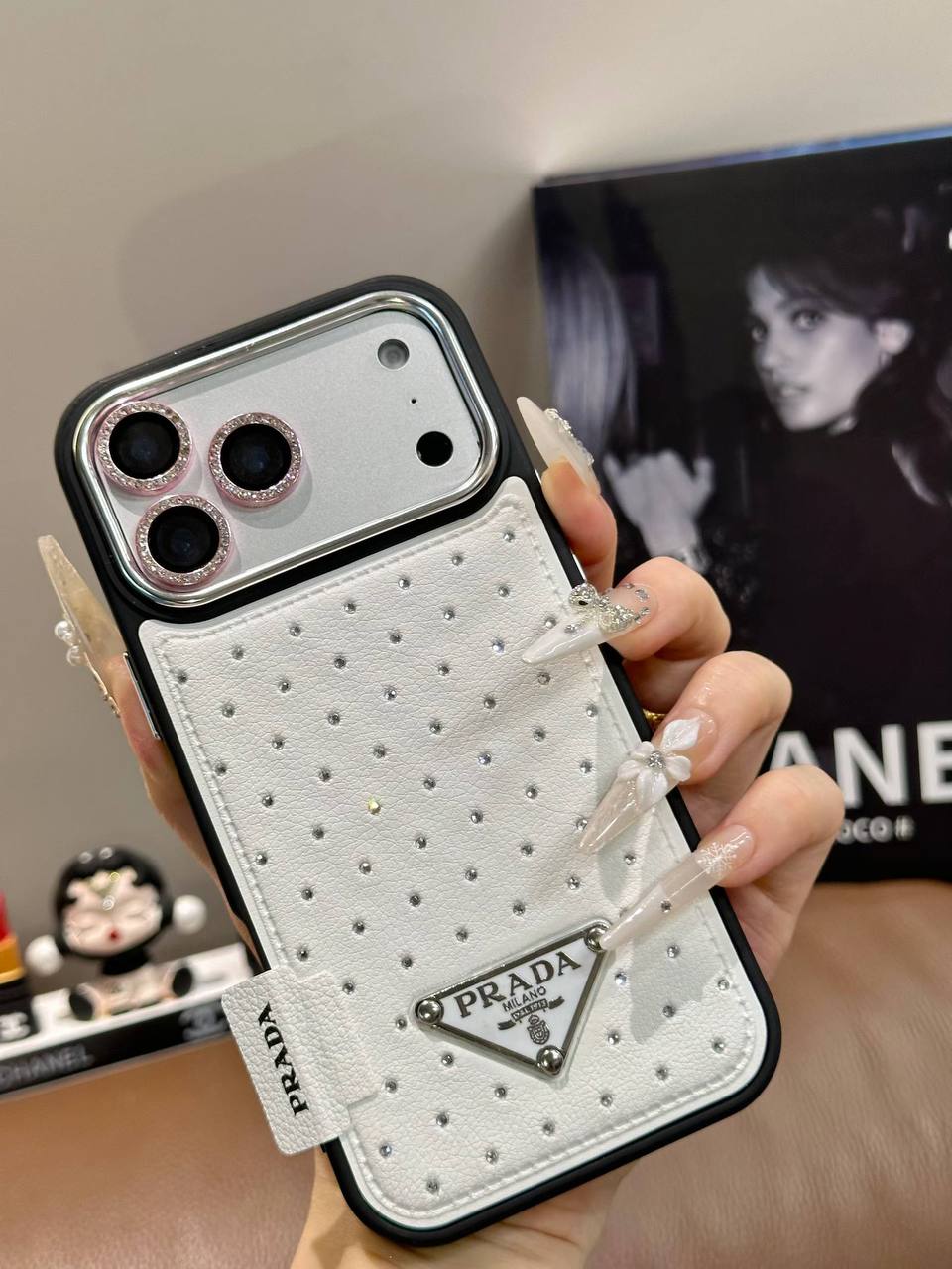 قاب گوشی ایفون سفید leather prada diamond