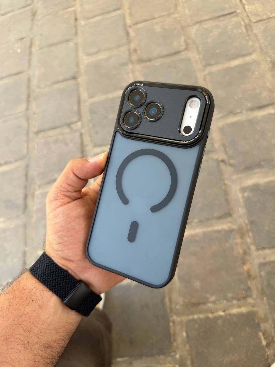 قاب گوشی ایفون مشکی ای pixels case