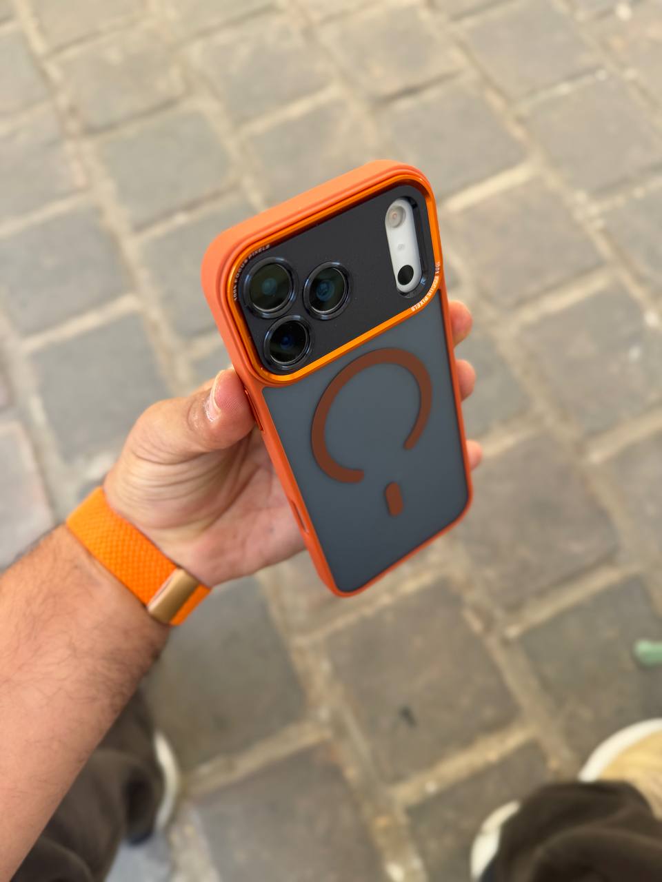 قاب گوشی ایفون نارنجی pixels case
